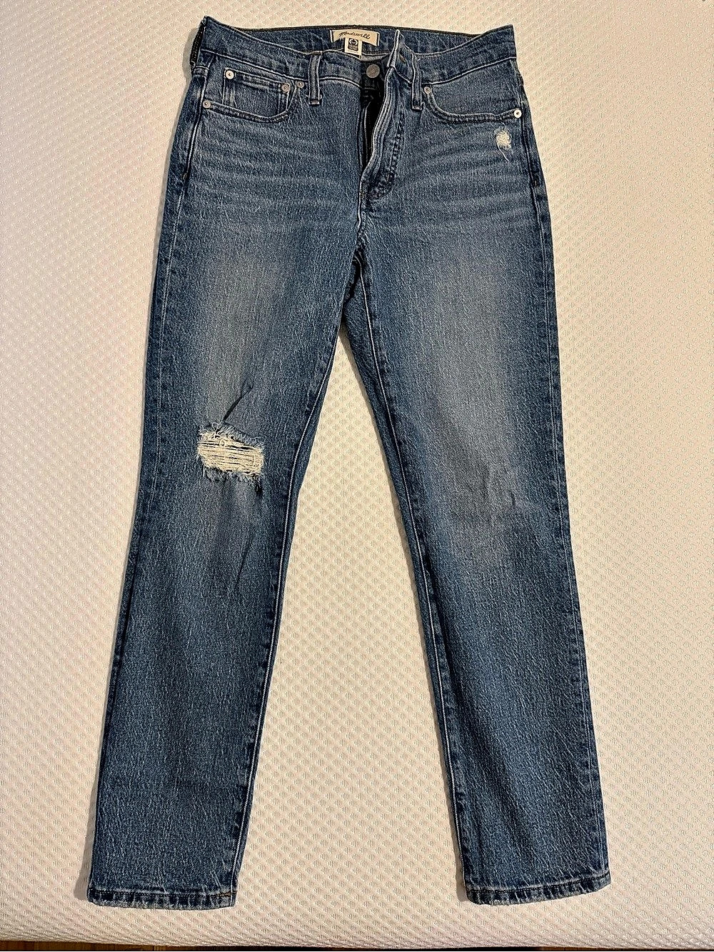 Madewell The Mid-Rise Perfect Vintage Jean in Ainsdale Wash: Knee-Rip Edition